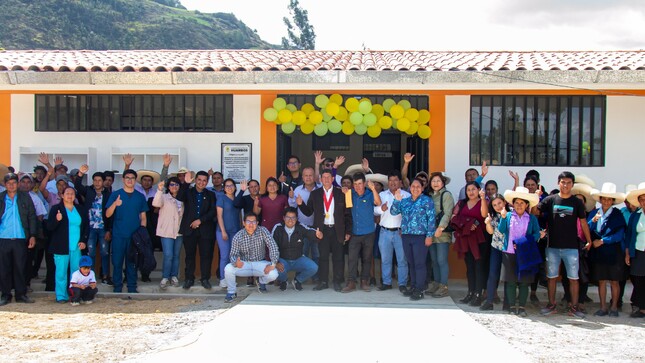 Inauguración puesto de salud Licayate