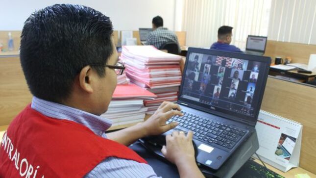 Ciudadanos de la provincia de Sullana y sus ocho distritos tendrán la oportunidad de presentar denuncias sobre el presunto uso inadecuado de bienes y recursos públicos en las municipalidades y otras entidades del Estado, durante la audiencia pública virtual “La Contraloría te escucha”. La cita es este martes 24 de octubre a las 3 de la tarde vía plataforma de zoom.