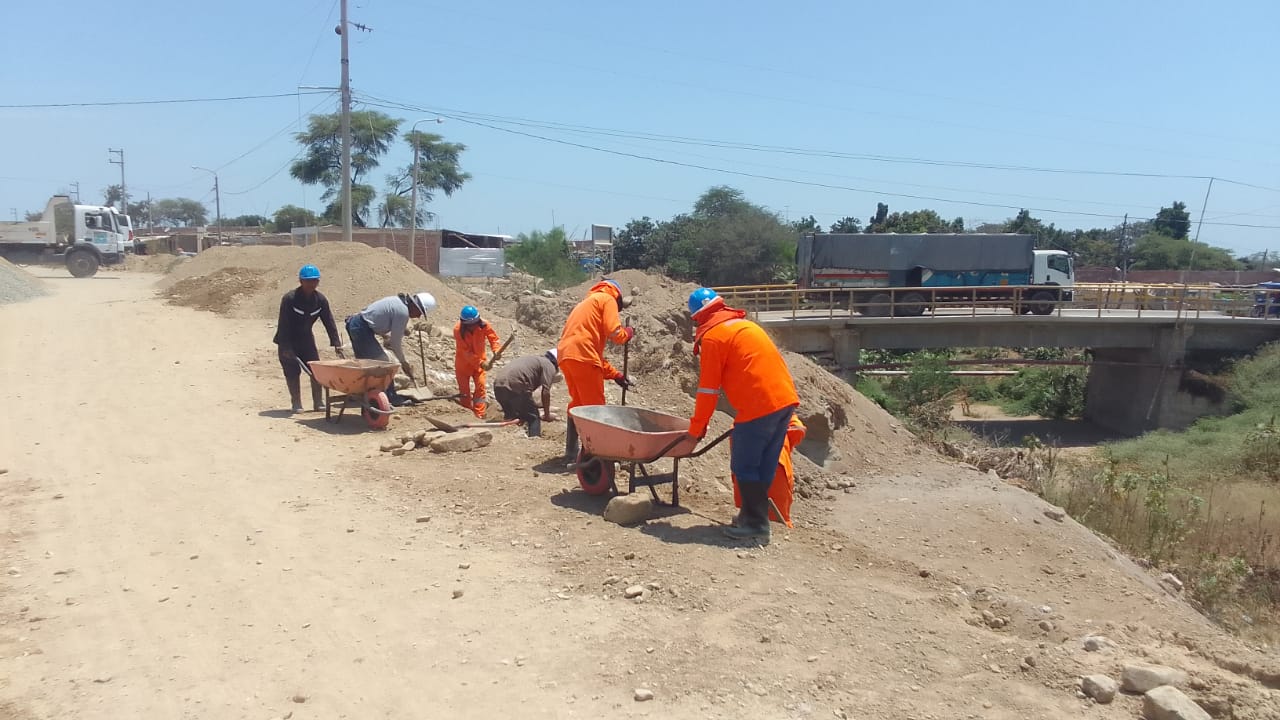 Personal trabajando