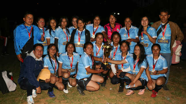 Sporting Cristal La Victoria campeón del fútbol femenino en Sartimbamba.