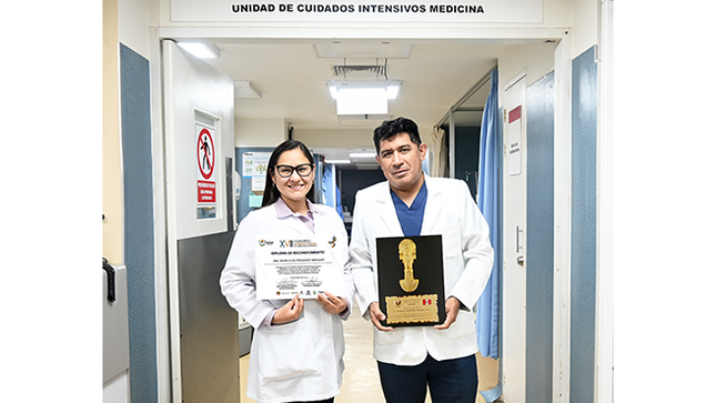 Doctores en UCI