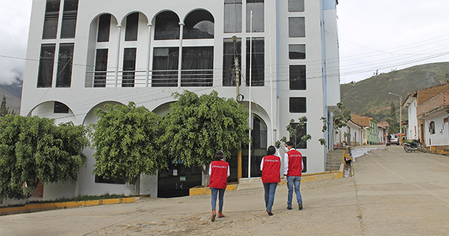 La Contraloría General de la República detectó que el actual alcalde del distrito de Santa María del Valle vendió combustible a la Municipalidad Distrital de Churubamba, a pesar de estar impedido por Ley. Entre tanto, en julio de este año la Municipalidad Distrital de Quisqui contrató a un exregidor como locador y de acuerdo a la Ley de Contrataciones del Estado la ex autoridad también se encontraba impedido de ser contratado.