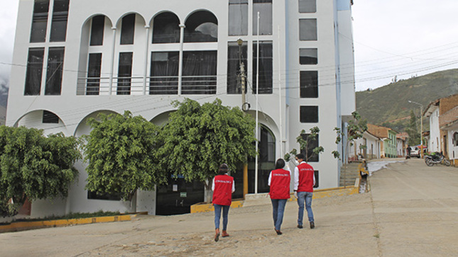 La Contraloría General de la República detectó que el actual alcalde del distrito de Santa María del Valle vendió combustible a la Municipalidad Distrital de Churubamba, a pesar de estar impedido por Ley. Entre tanto, en julio de este año la Municipalidad Distrital de Quisqui contrató a un exregidor como locador y de acuerdo a la Ley de Contrataciones del Estado la ex autoridad también se encontraba impedido de ser contratado. 