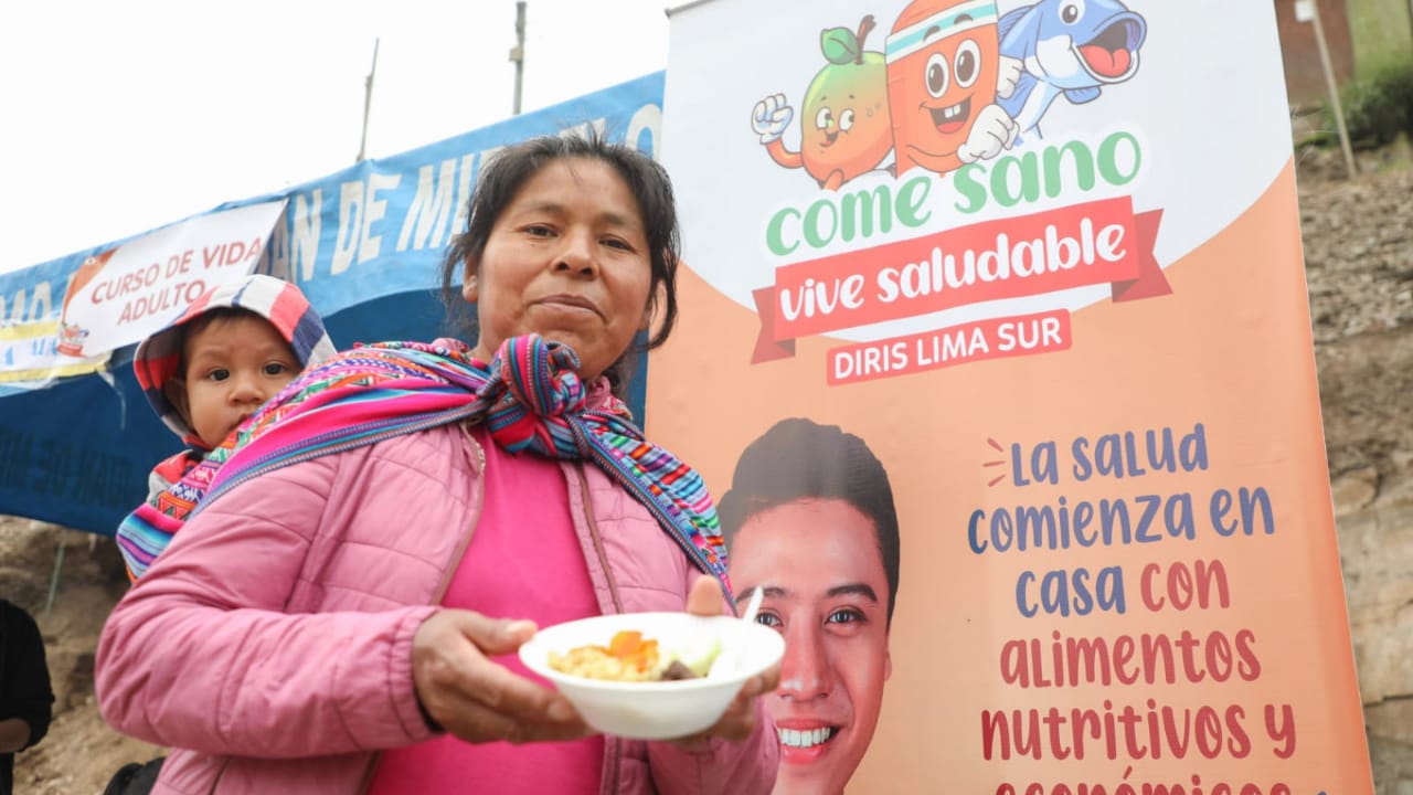 Familias de Pamplona Alta se benefician con feria de servicios de salud por el Día Mundial de la Alimentación