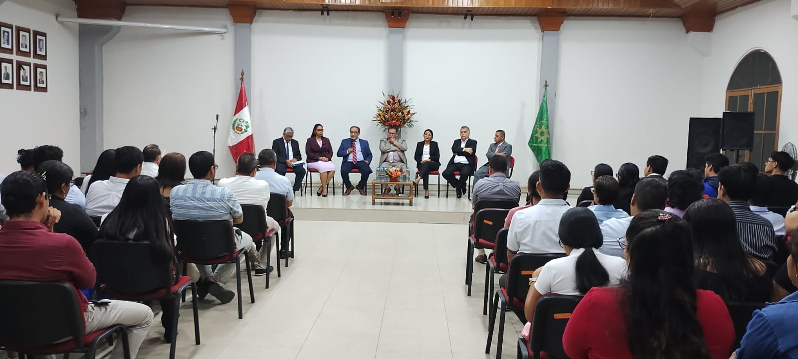 Esta actividad académica se realizó en la sede del Colegio de Abogados de Loreto y fue de ingreso libre para la ciudadanía.