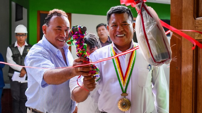 Inauguración de servicios comunales en mesada cuenca Chaupimayo