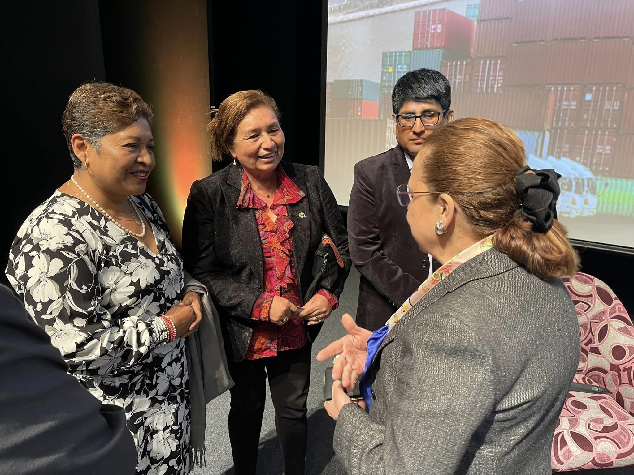 La participación en este simposio refleja el compromiso de la administración local con la búsqueda de oportunidades que impulsen el crecimiento económico y la inversión en la región.