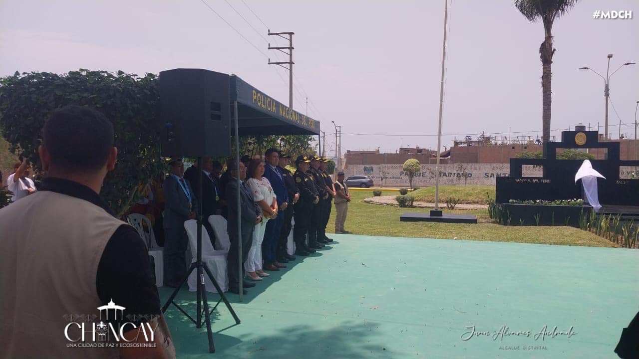 El Cenotafio, erigido en memoria del ilustre Mariano Santos Mateos, quien sacrificó su vida en aras de la seguridad y la justicia, representa un tributo a su valentía y servicio desinteresado.