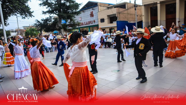 Este emocionante evento cultural, que tuvo lugar en la Plaza de Armas de Chancay, se destacó por su objetivo de difundir el arte y la cultura entre los estudiantes y la comunidad local.