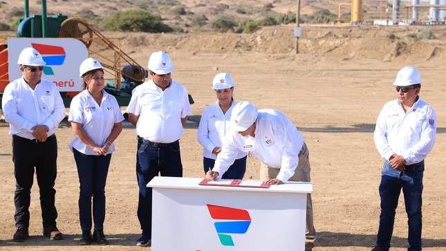 Gobernador Regional logra un hito histórico de más de 1 millón de dólares para Talara