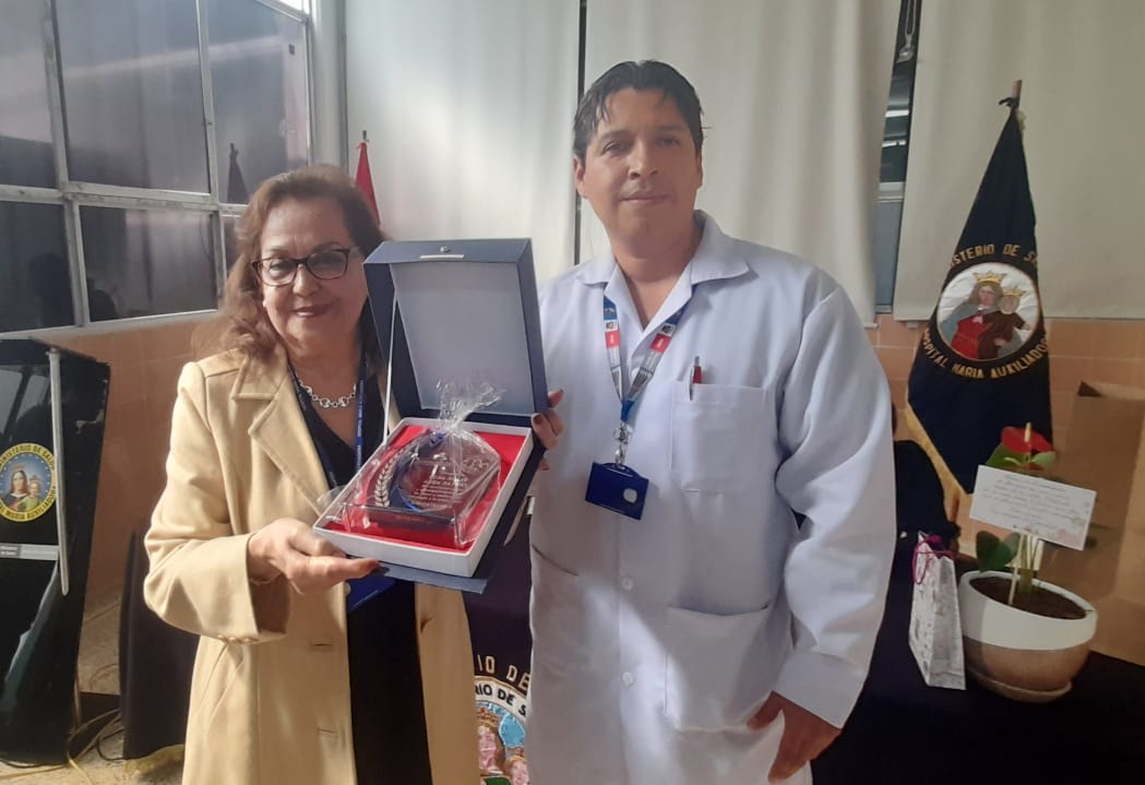 Reconocimiento: Sra. Nelly Elsa Luza Patiño