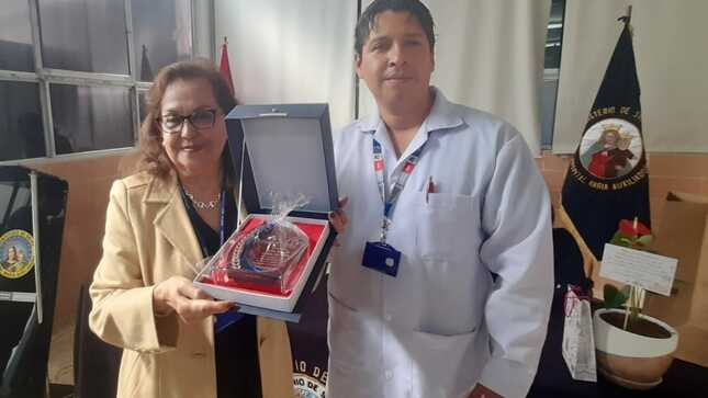 Reconocimiento: Sra. Nelly Elsa Luza Patiño