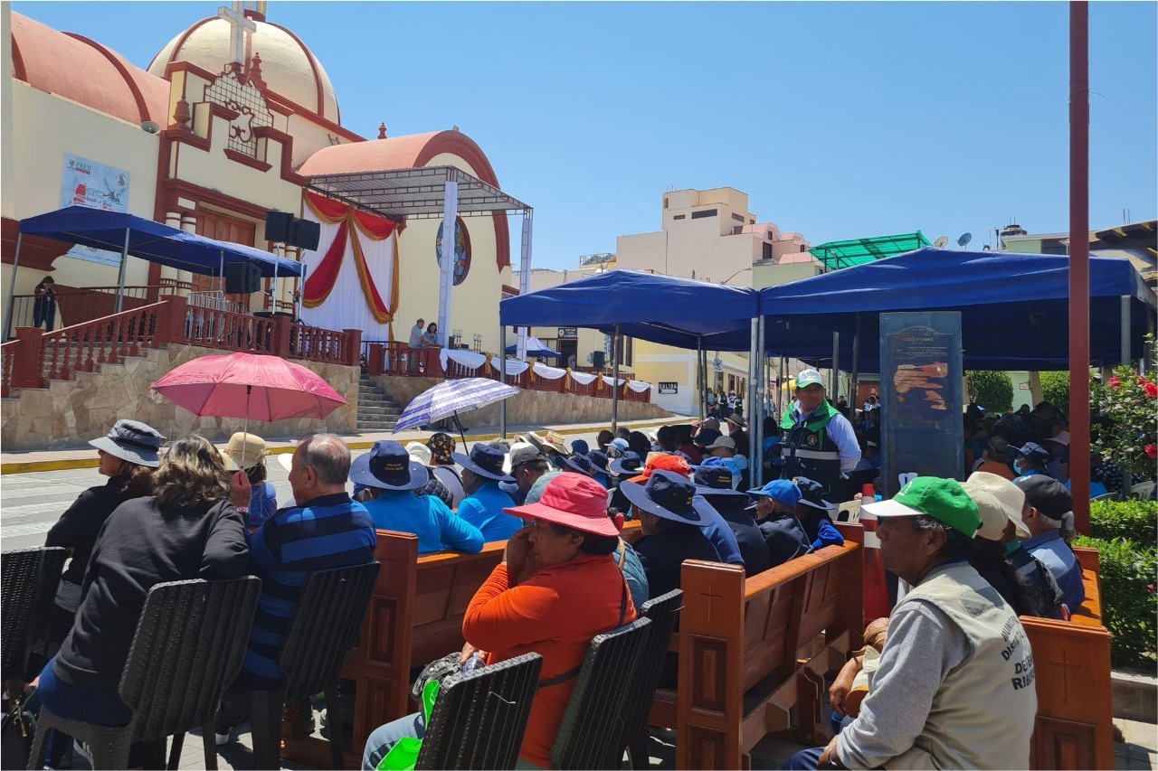 Adultos Mayores Acuden A Peregrinación Por Festividad Del Señor De Locumba