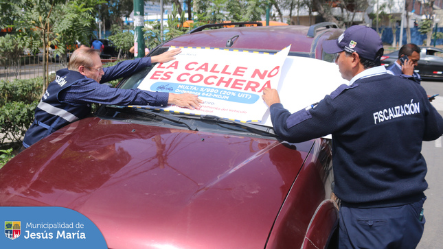 ¡En Jesús María la calle NO es tu cochera! 🚗🚫

Nuestro alcalde, Jesús Gálvez Olivares, ❌ no permitirá que nuestras calles se conviertan en estacionamientos privados.

🛑 Tengan la seguridad que continuaremos con nuestros operativos, aplicando las multas respectivas y llevando autos al depósito.
