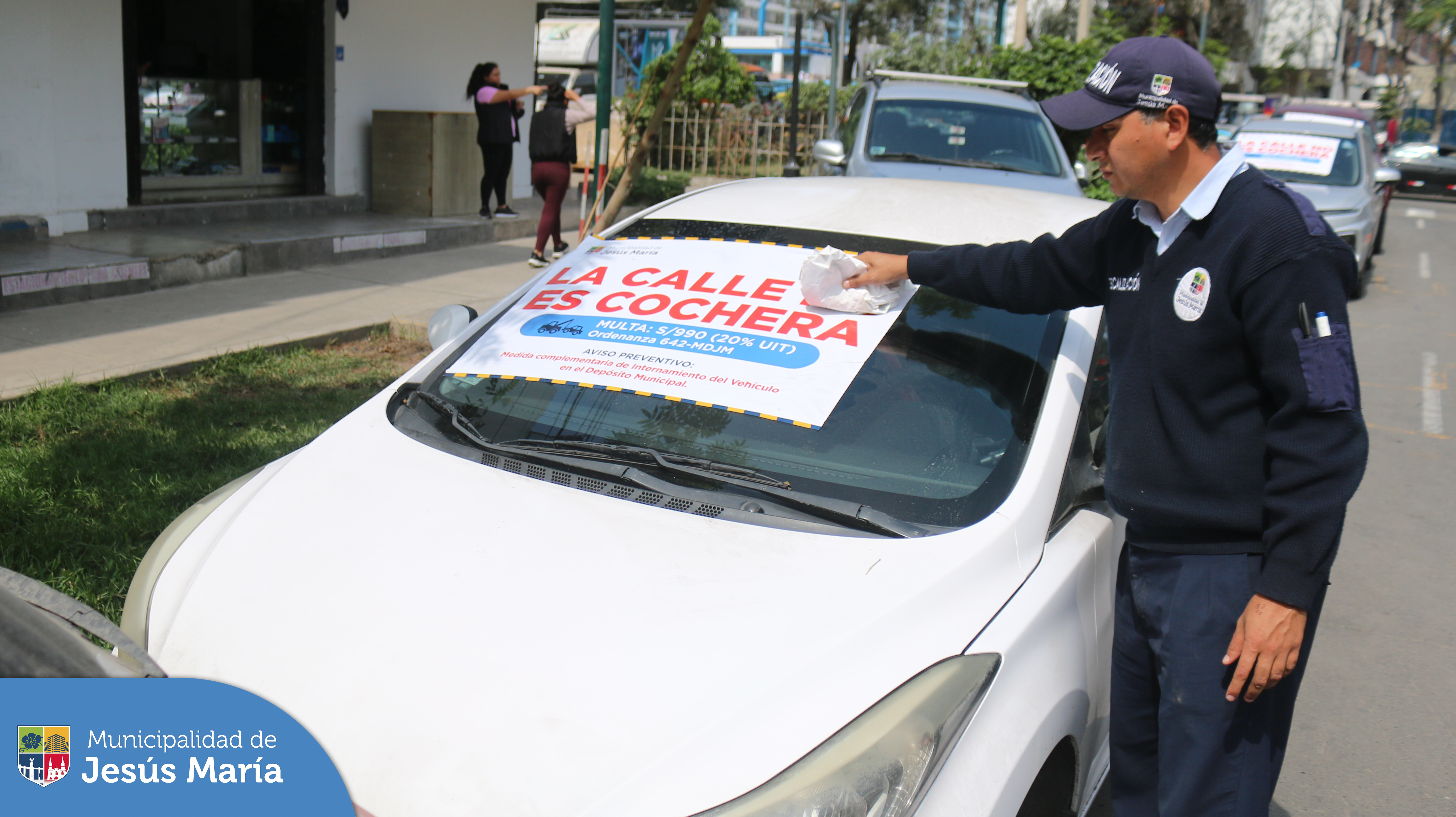 ¡En Jesús María la calle NO es tu cochera! 🚗🚫

Nuestro alcalde, Jesús Gálvez Olivares, ❌ no permitirá que nuestras calles se conviertan en estacionamientos privados.

🛑 Tengan la seguridad que continuaremos con nuestros operativos, aplicando las multas respectivas y llevando autos al depósito.
