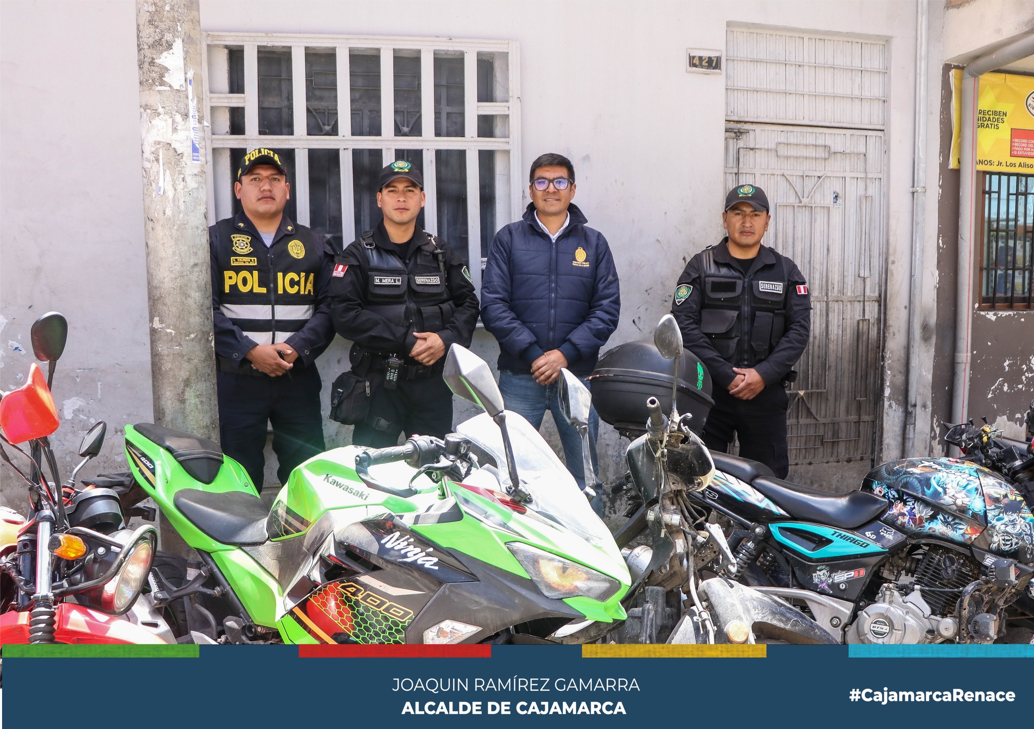 Continuando con los esfuerzos conjuntos y el firme compromiso en la lucha contra el delito en nuestra ciudad, las instituciones encargadas de velar por la seguridad ciudadana continúan en un arduo trabajo interinstitucional. La gerencia de Seguridad Ciudadana la 2da Fiscalía de Prevención del Delito y la Policía Nacional del Perú (PNP), se sigue interviniendo establecimientos que puedan tener autopartes robadas o de dudosa procedencia.
✅Estos esfuerzos se han traducido en intervenciones simultáneas en diversos puntos estratégicos de la ciudad, incluyendo cocheras y talleres previamente identificados.
La comuna local y la Fiscalía de Prevención del Delito seguirán en esta laboral para sancionar y evitar este tipo de actividades clandestinas.