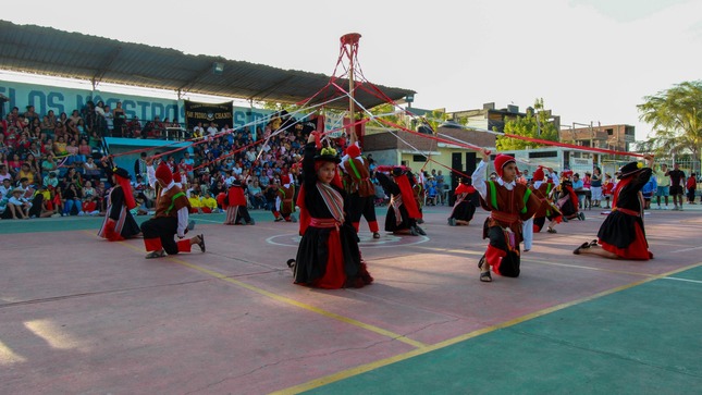 Instituciones Educativas Participan En Concurso De Danza Folclórica