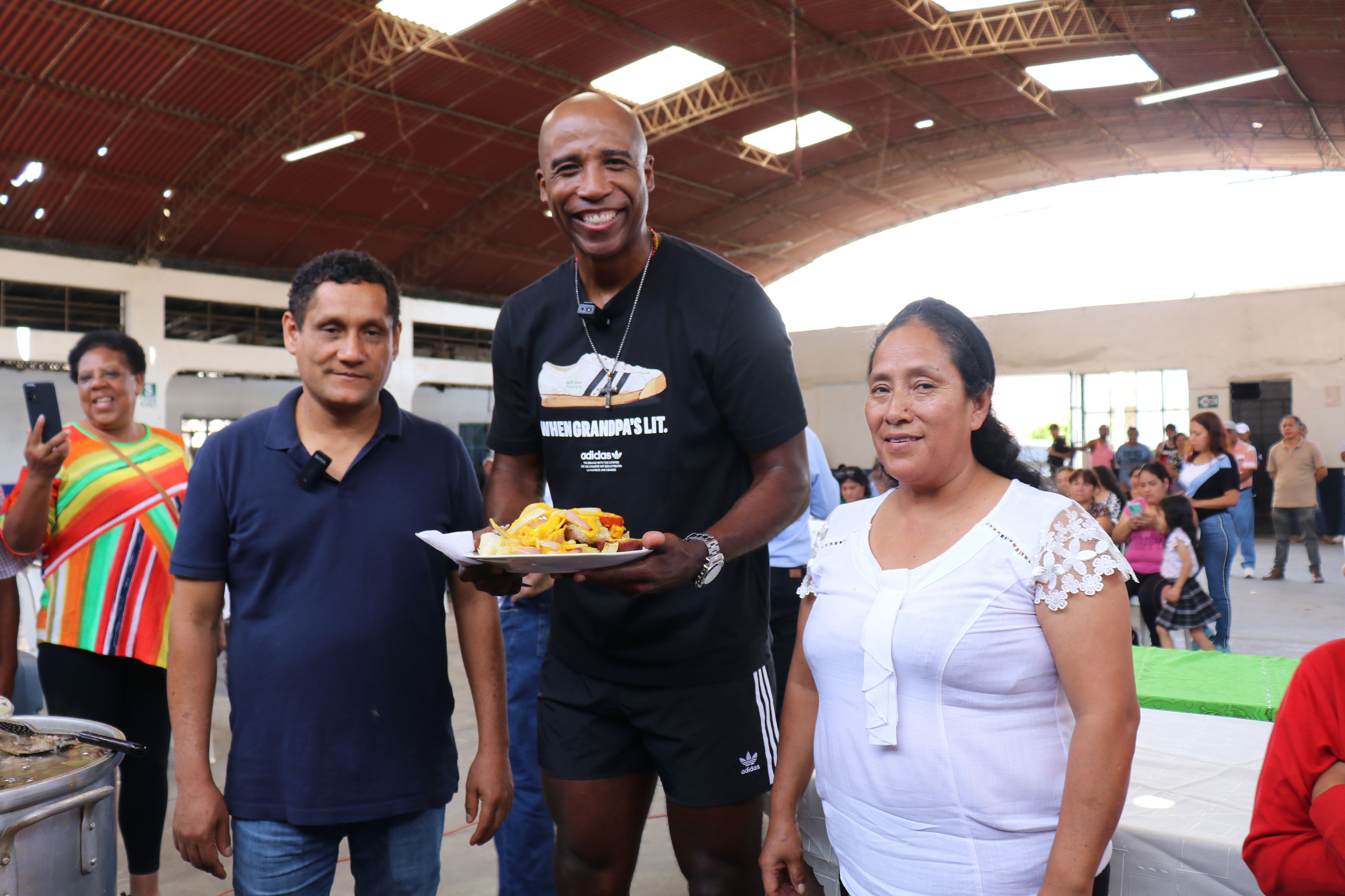 Alcalde Manuel Figueroa Laos junto a Luis 'Cuto' Guadalupe en la preparación de la causa sanjacinteña 