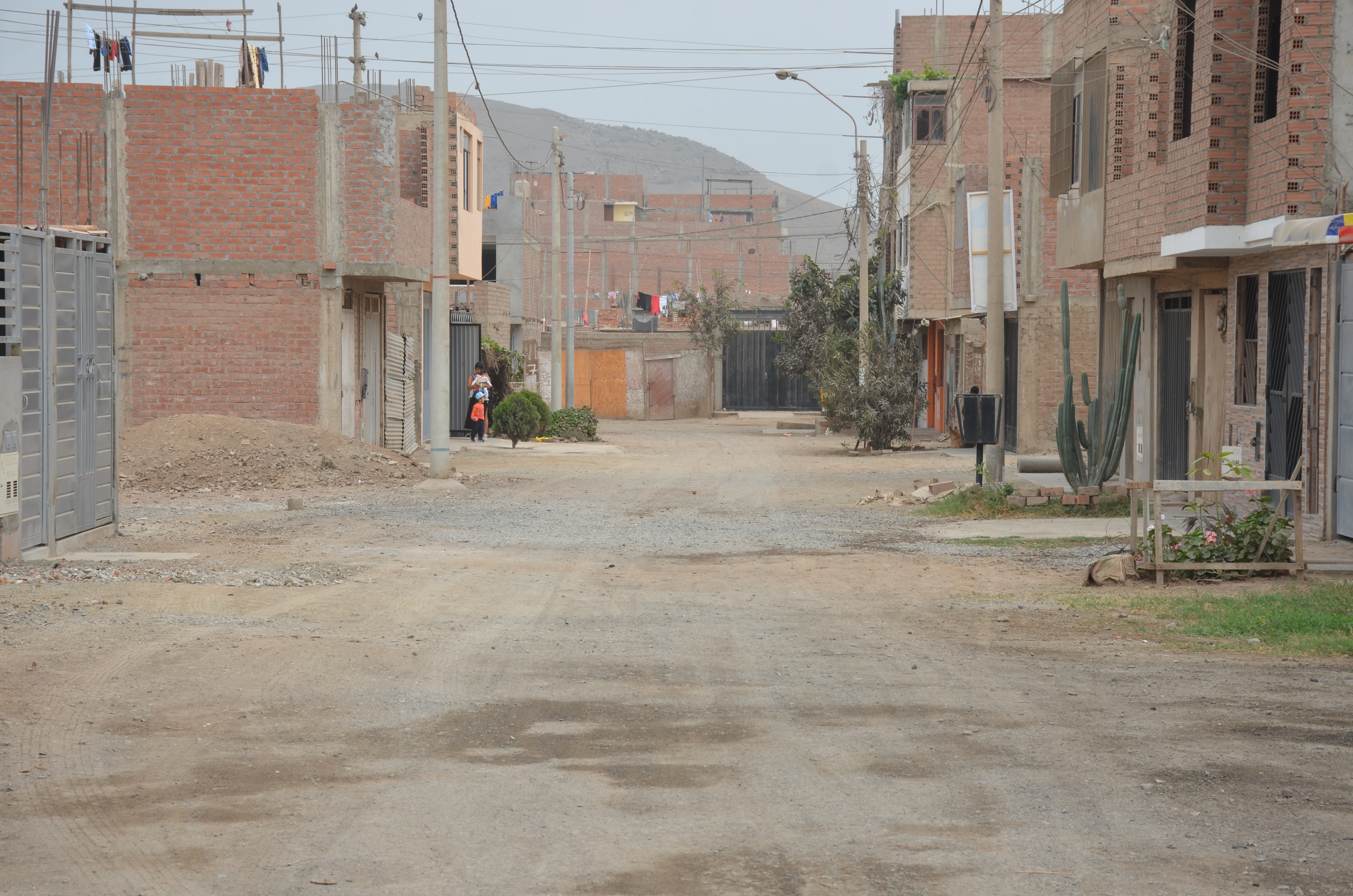 Burgomaestre sanmartiniano colocó la primera piedra de obras que desde hace 20 años esperaban con añoranza más de 1000 vecinos de seis programas de vivienda.