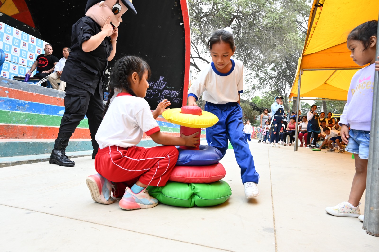 Niños y niñas se diviertieron en el lanzamiento de la estrategia Ponte en #ModoNiñez