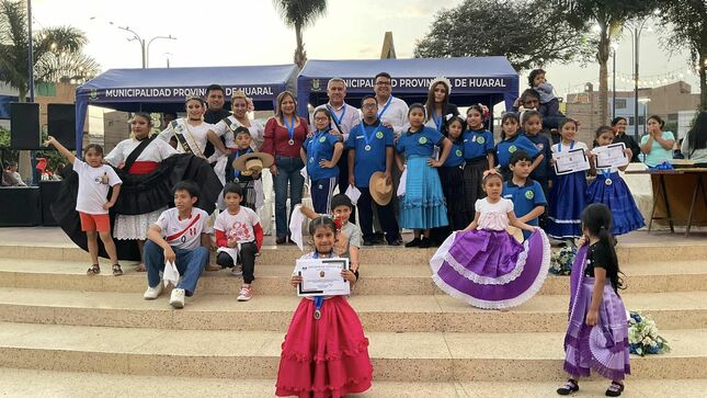 Alcalde entregó reconocimientos a los ganadores del festival de marinera