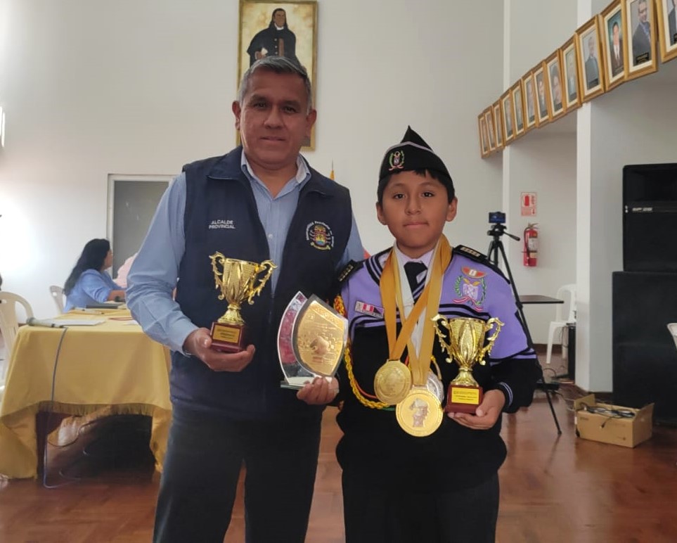Concejo Municipal felicit贸 a Yamil Santiago por haber obtenido el t铆tulo de "Campe贸n Panamericano de Ajedrez"