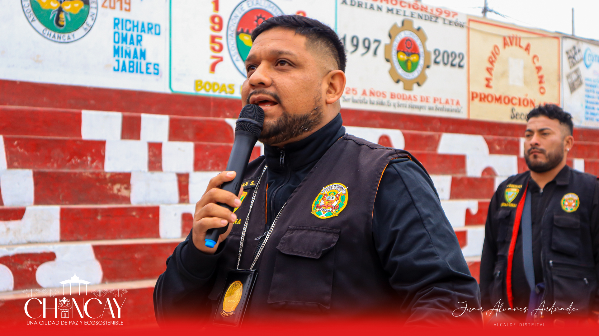 La Gerencia de Seguridad Ciudadana de la Municipalidad de Chancay, en colaboración con el personal del Centro de Salud Mental Comunitario Chancay y el grupo especializado de la policía "TERNA", está llevando a cabo una serie de charlas de sensibilización con el objetivo de prevenir el consumo de drogas en los adolescentes del distrito.