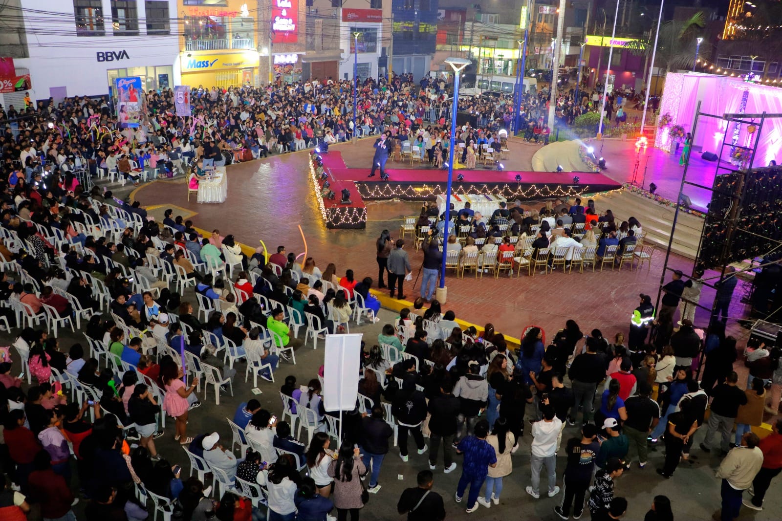 Certamen "Seรฑorita Huaral Distrital 2023" llenรณ de alegrรญa y glamour nuestra Plaza de Armas