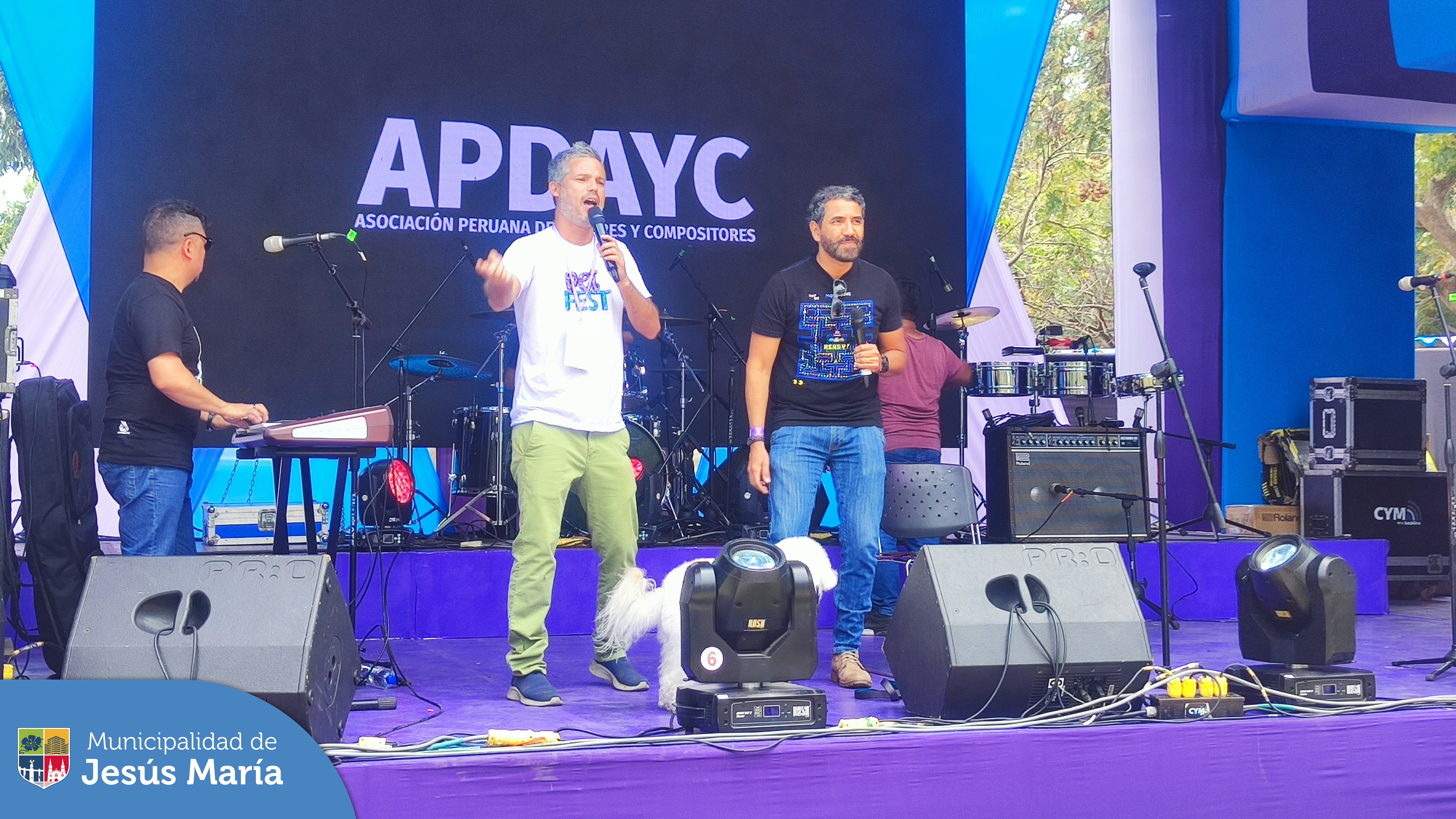 📸 ¡Así se vivió el Pet Fest en nuestro emblemático Campo de Marte! 🐩🐕
Los asistentes conocieron a expertos en cuidado animal, disfrutaron de demostraciones sorprendentes y encontraron los productos más innovadores para consentir a sus compañeros, 🐕🐾 además bailaron al ritmo de las presentaciones de asombrosos artistas 🎙️.