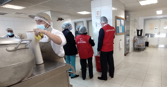 Pasco. - La Contraloría General identificó un perjuicio económico superior a los S/ 113 mil en el Hospital Regional Daniel Alcides Carrión debido a irregularidades ocurridas en la contratación y ejecución del servicio de alimentación para los pacientes y personal asistencial. Siete funcionarios y servidores públicos tendrían presunta responsabilidad penal y/o administrativa en estos hechos ocurridos en el 2021 y 2022.