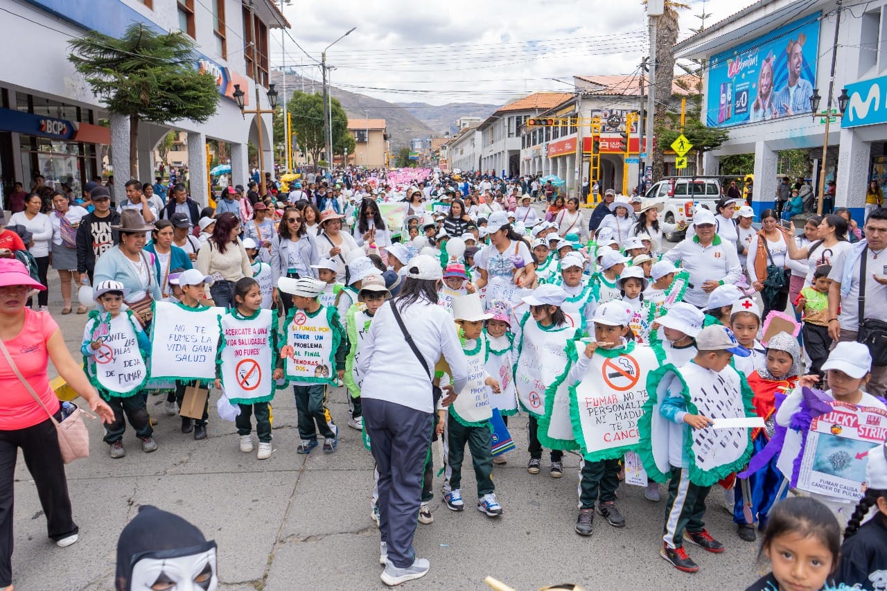 Alumnos IE Simón Bolívar en pasacalle