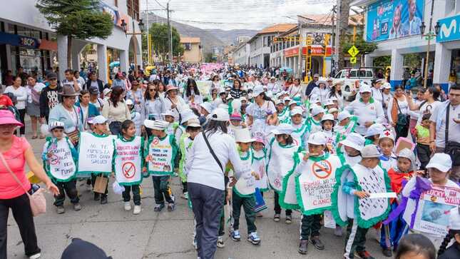Alumnos IE Simón Bolívar en pasacalle