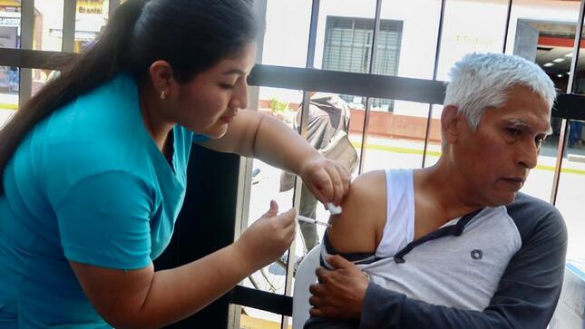 Callao, Áncash, Ica y Tumbes lideran vacunación contra la covid-19 con la dosis bivalente 