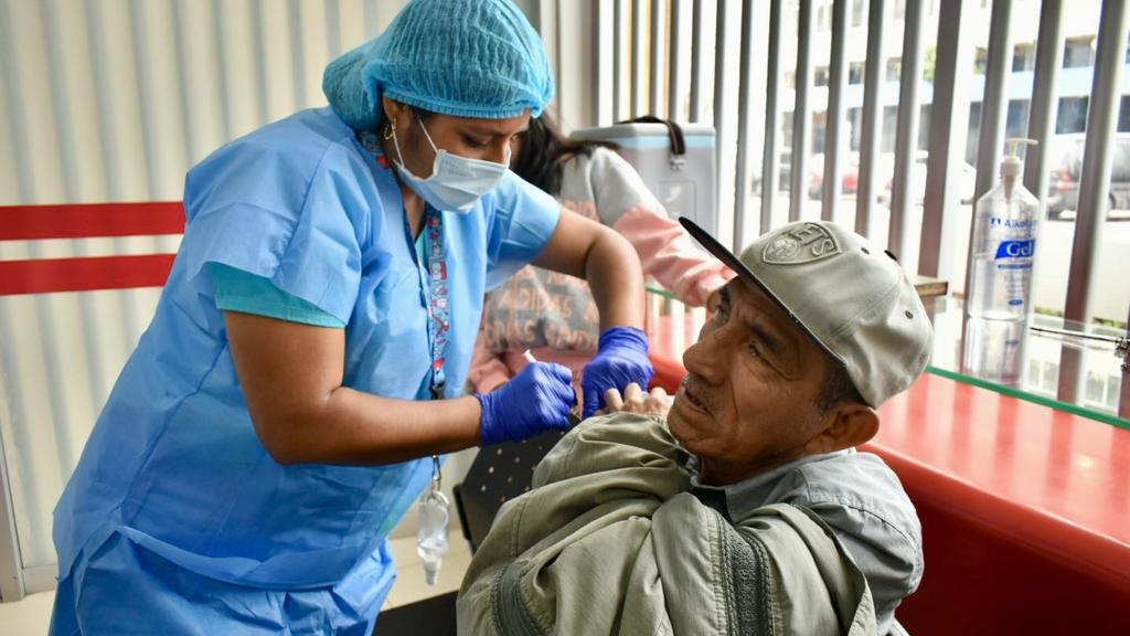 Callao, Áncash, Ica y Tumbes lideran vacunación contra la covid-19 con la dosis bivalente