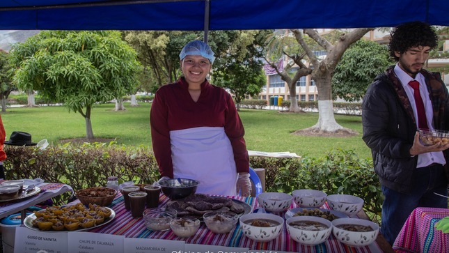 Festival gastronómico y revalorización del quechua en la UNHEVAL