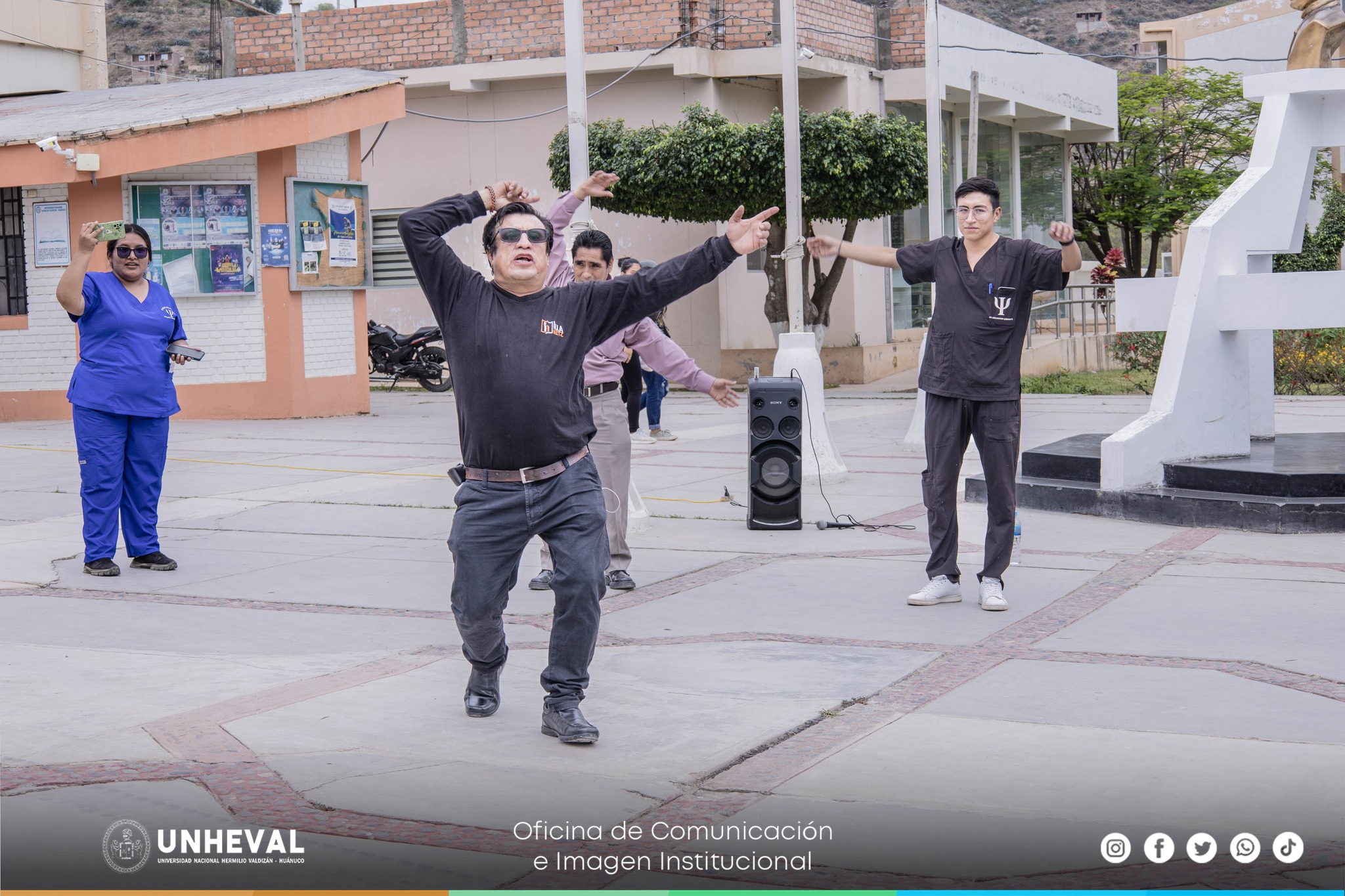 Campaña de salud mental en la UNHEVAL