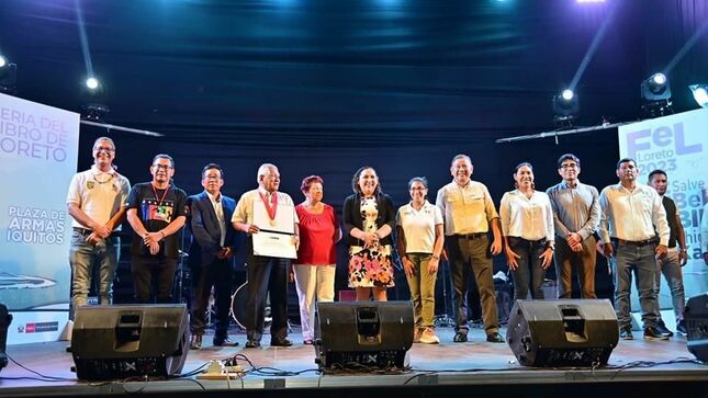 Alcalde Vladimir Chong participa de la clausura de la Feria del Libro de Loreto 2023