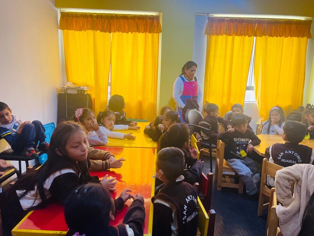 Niños del colegio San Antonio conocieron de una forma lúdica la labor de la DEMUNA