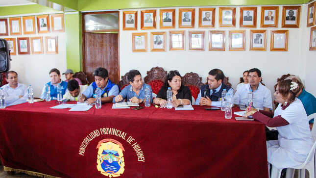 Autoridades de salud en Huarmey