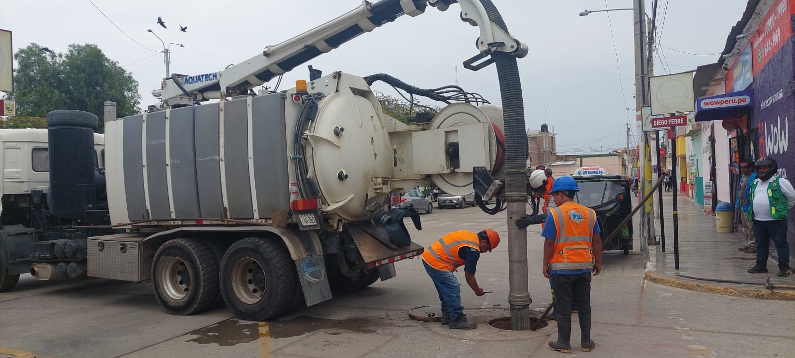 El alcalde de Reque agradeció a EPSEL y exhortó a la población a colaborar con el cuidado y mantenimiento del sistema, evitando arrojar basura y desperdicios que puedan dañar el alcantarillado.