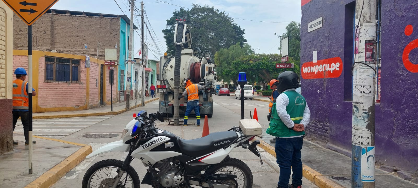 El alcalde de Reque agradeció a EPSEL y exhortó a la población a colaborar con el cuidado y mantenimiento del sistema, evitando arrojar basura y desperdicios que puedan dañar el alcantarillado.