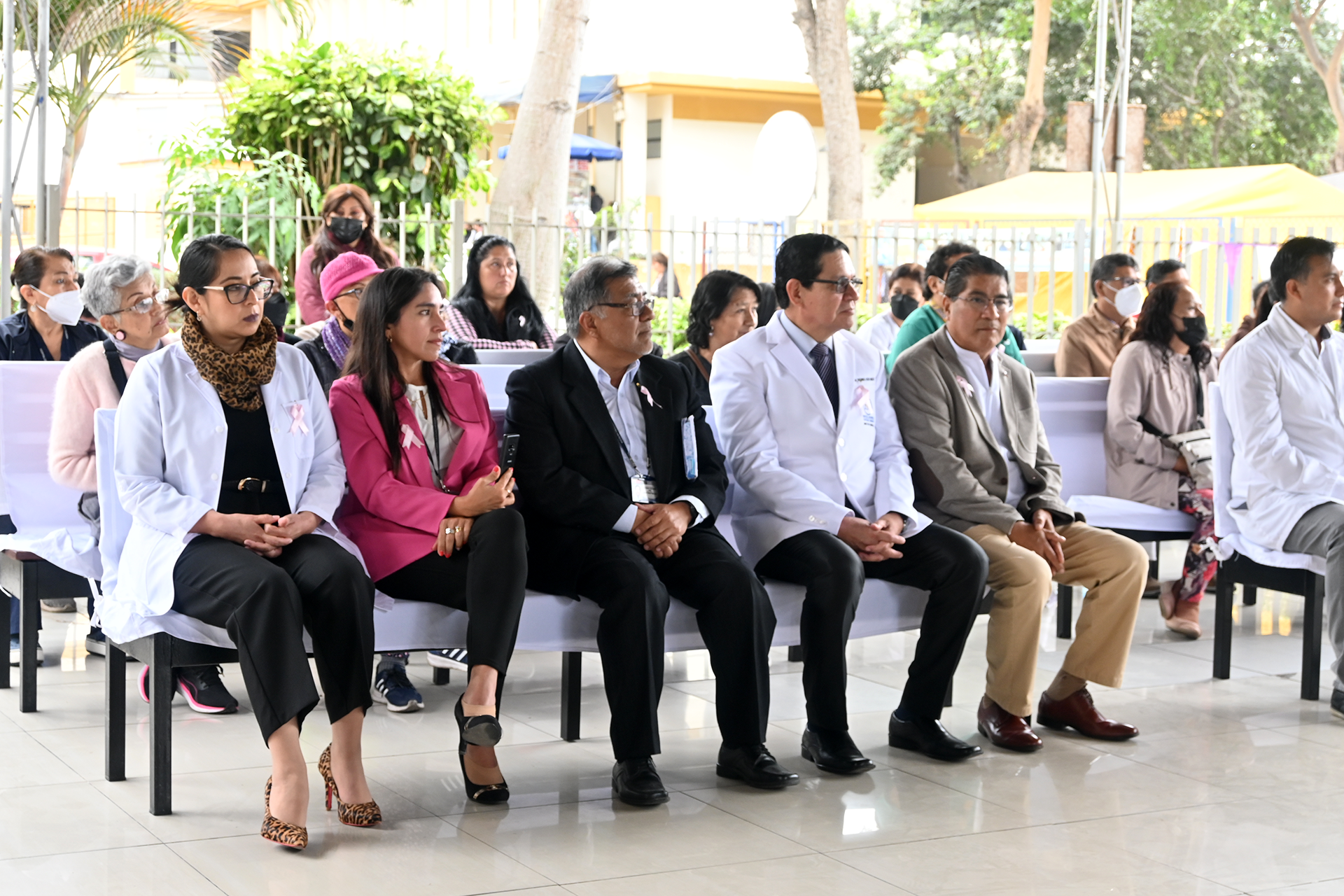 Primera fila de la misa