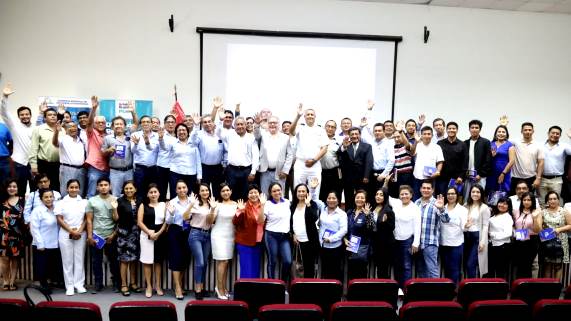 GORE Piura organiza conferencias para potenciar habilidades de población pesquera