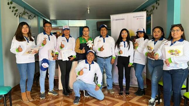 Durante la mañana, el Comité Evaluador integrado por representantes de la comuna provincial, Southern Perú, UNAM, CITE Agroindustrial, CFAM, Programa Nacional Tu Empresa, se dirigieron a los 12 emprendimientos seleccionados con el objetivo de evaluar diferentes aspectos que aseguren su sostenibilidad en el tiempo.