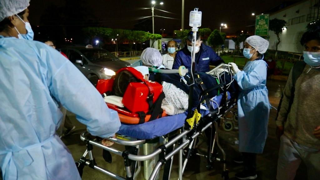 Joven herida por bala en el rostro arribó a Lima para ser atendida en hospital Hipólito Unanue