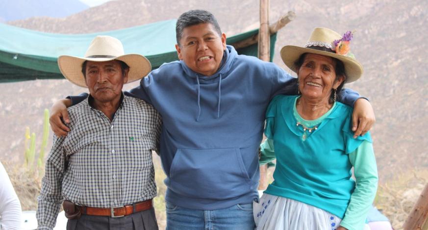 El Alcalde Provincial, John Larry Coayla se reunió hoy con pobladores del anexo de Pantin, ubicado en Carumas. Estuvieron presentes los Regidores Rudolf Gutiérrez, Alejandro Vizcarra y Vilma Cespedes, junto al alcalde del mencionado distrito.