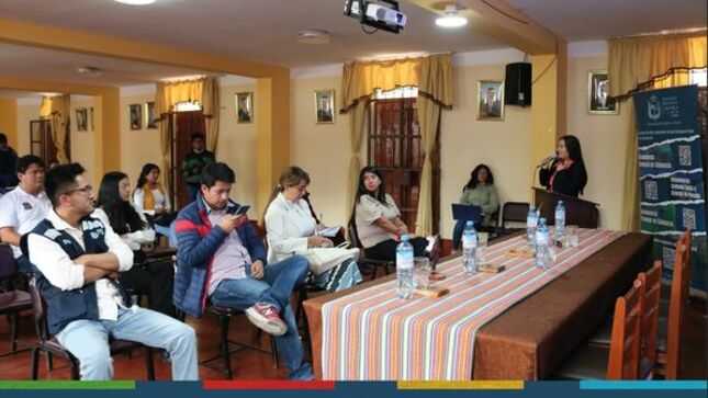 La Municipalidad Provincial ha iniciado el trabajo para generar una ruta turística con diferentes distritos de Cajamarca. 
👉La gerencia de Turismo y Cultura de la Municipalidad Provincial de Cajamarca dio inicio a las labores para poner en marcha esta iniciativa que busca generar un nuevo producto turístico que facilite el desarrollo económico de los distritos participantes, teniendo como base la cultura. 
🤝La primera mesa de trabajo se realizó de manera descentralizada en el distrito de Jesús, y contó con la asistencia de los representantes de los demás distritos cajamarquinos, quienes saludaron la iniciativa y mostraron interés por desarrollar un trabajo articulado.
🗣Durante el evento, la gerente de Turismo y Cultura de la Municipalidad de Cajamarca, resaltó la importancia de reconocer las potencialidades y valores agregados en las áreas culturales de cada distrito, así cómo la necesidad que aunar esfuerzos en pro del desarrollo turístico integral.