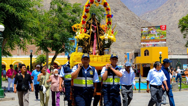 🟠La Municipalidad de Lunahuaná reaperturó el izamiento de nuestros símbolos patrios🟠