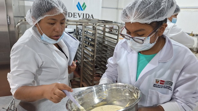Hijos de cacaoteros, caficultores y piñeros incursionan en panificación, pastelería y repostería