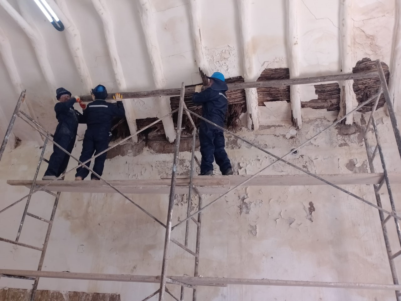 Ministerio de Cultura realiza labores de mantenimiento para la protección de la capilla San Pedro de Challapampa en Puno